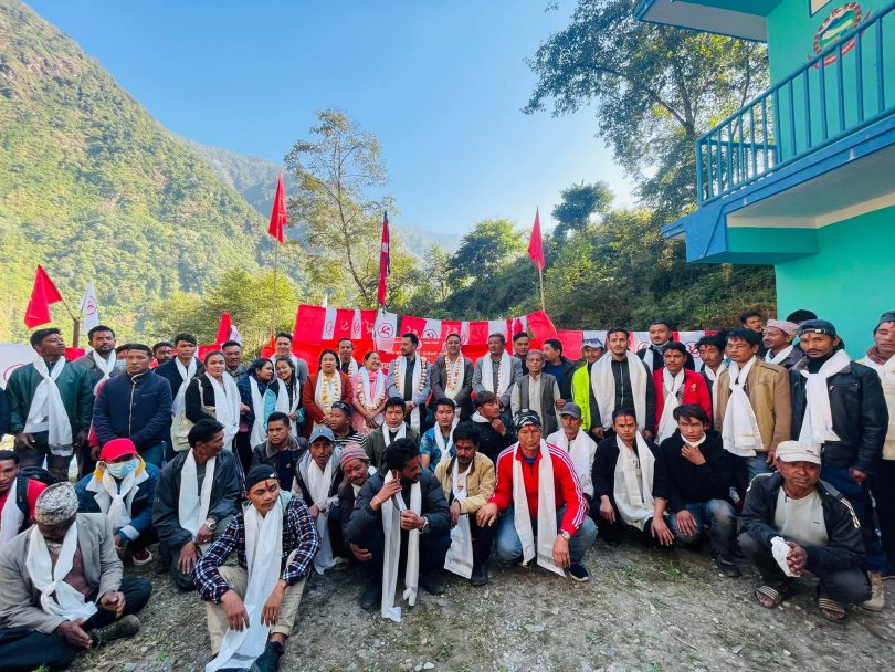भोटेकोशीमा काँग्रेस त्यागेर माओवादी रोज्ने क्रम तीब्र