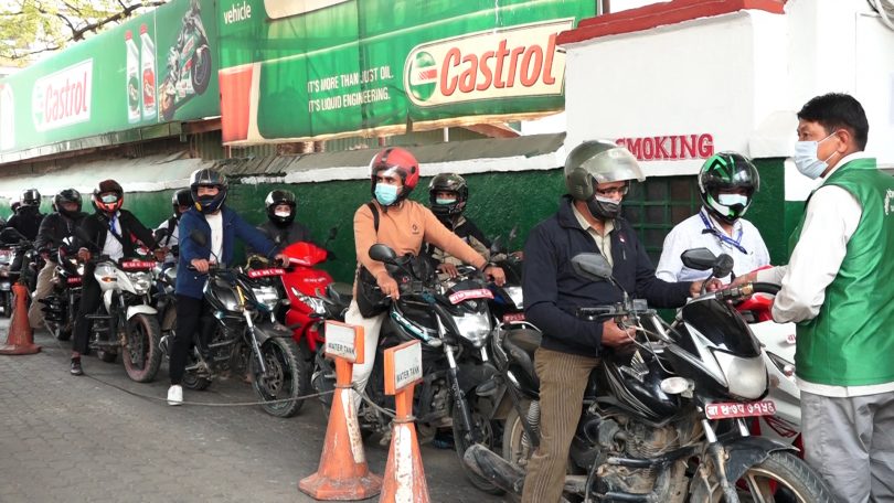 पेट्रोलको मूल्य एक रुपैयाँले घट्यो, डिजेल र मट्टीतेलको दुई रुपैयाँले बढ्यो