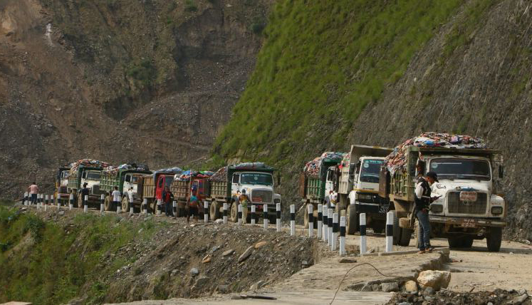 एक हप्ता फोहोर ढुवानीका साधन सञ्चालन नगरिदिन काठमाडौँ महानगरलाई आग्रह