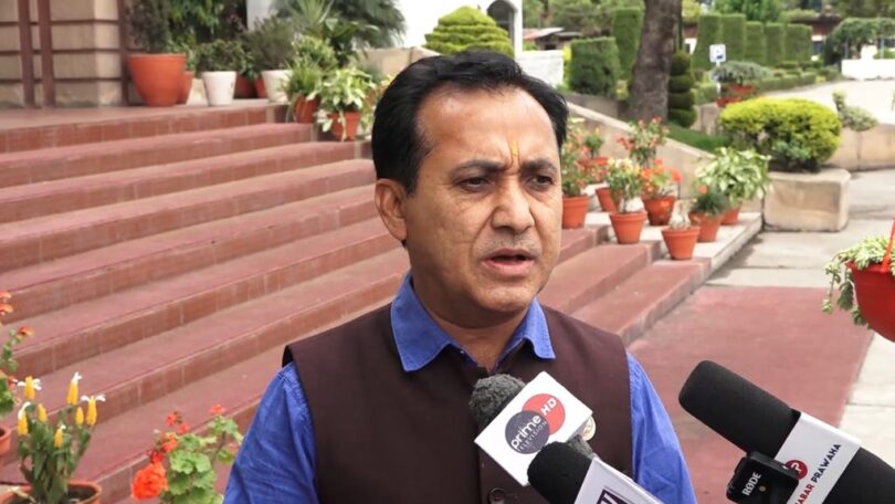 विश्वप्रकाशले गरे निर्वाचन नलड्ने घोषणा