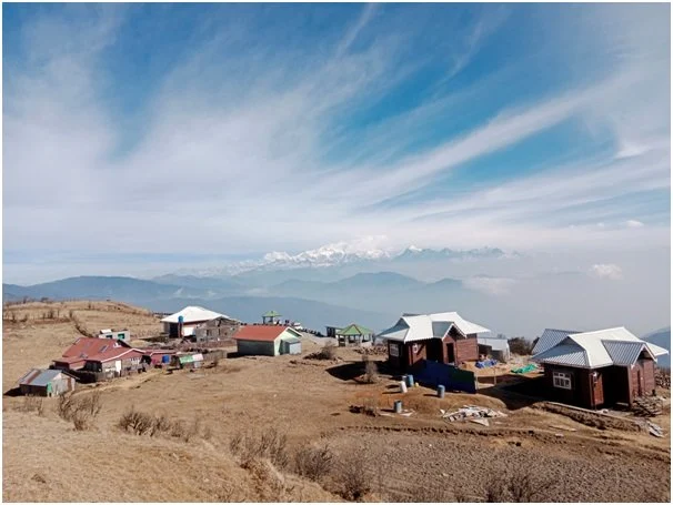 हिमाल हेर्न माइजोमाईमा पर्यटक आकर्षित