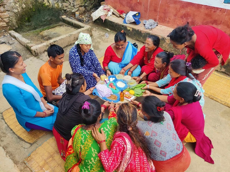 रामेछापमा आमा समूहले शुरू गरे गर्भवती पोषण नाङ्लो कार्यक्रम