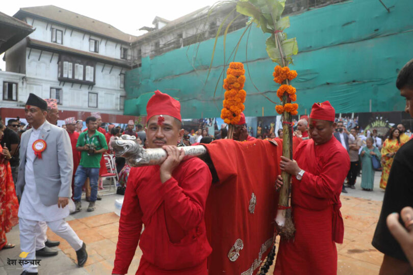 आज घर घरमा फूलपाती भित्र्याइँदै