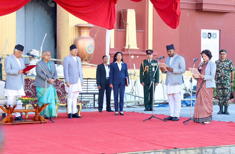 मन्त्रिपरिषद् तेस्रोपटक विस्तार, १० सदस्यीय बन्यो