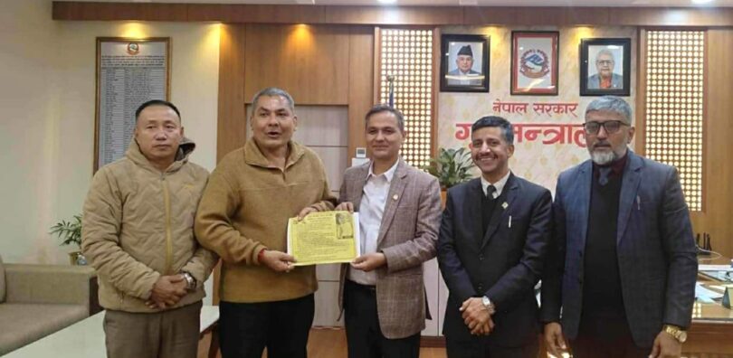 दुर्गा प्रसाईं र गृहमन्त्रीबीच छलफल, प्रधानमन्त्री र प्रसाईंबीच थप बार्ता हुने