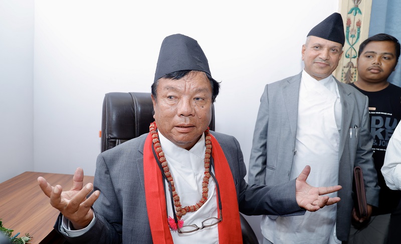 शिक्षकलाई राजनीतिक गतिविधिमा संलग्न हुने अधिकार छैन : मन्त्री पुन