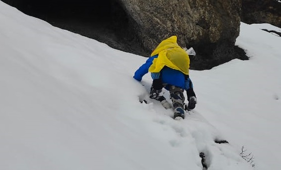 तिलिचो बेश क्याम्पमा फसेका ११ जना आन्तरिक पर्यटकको उद्धार