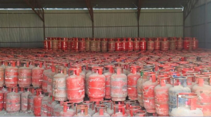 अब ग्यास आधा सिलिन्डर होइन, पुरै …