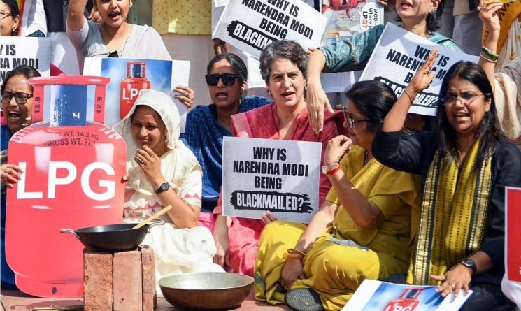 एलपी ग्यास संकटले भारतको सडकदेखि संसद्‍सम्म हंगामा