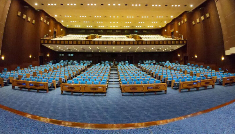 नवनिर्वाचित सांसदहरूले मातृभाषामा शपथ लिन पाउने