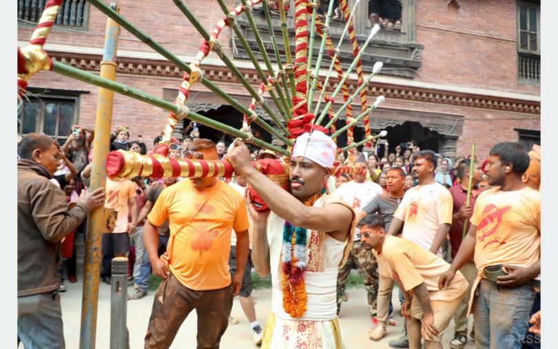 जिब्रो छेडेर यसरी घुमे टोलटोलमा सुजन…