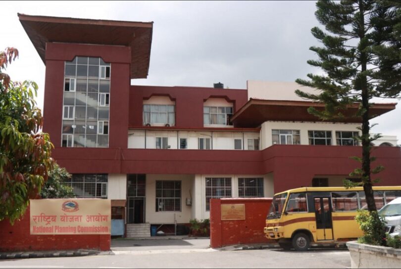 सडक, पुल र अस्पताल निर्माण गर्न स्रोत सहमतिका लागि आयोगको सिफारिश