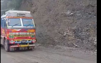 कृष्णभीरको पहिरो पन्छाएपछि सवारी सञ्चालनमा
